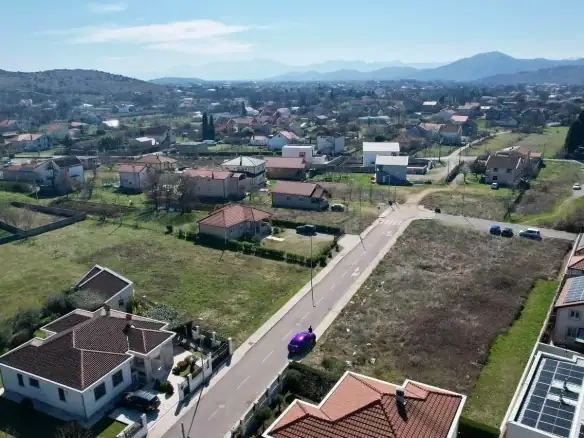 Plac – Donja Gorica, Podgorica — fotografija 8