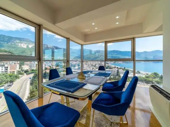 Izdavanje: Trosoban stan 150 m² – Budva — fotografija 2