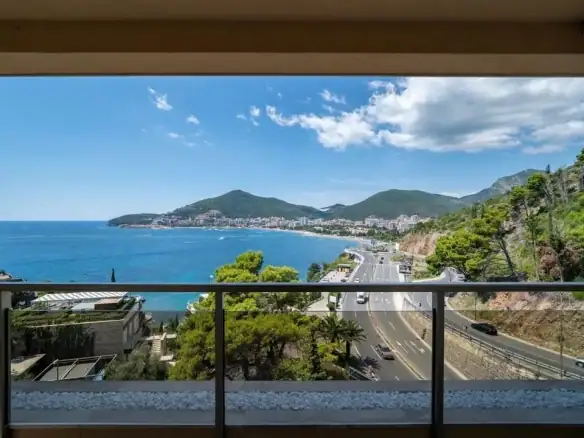 Izdavanje: Trosoban stan 150 m² – Budva — fotografija 3
