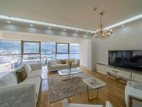 Izdavanje: Trosoban stan 150 m² – Budva — fotografija 7