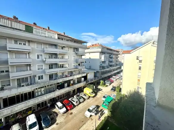 Garsonjera 34 m² – Tivat — fotografija 8