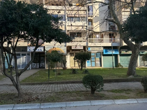 Dvosoban stan 61 m² – Rena, Bar — fotografija 2