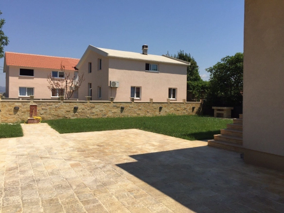 Kuća 320 m² – Gornja Gorica, Podgorica — fotografija 3