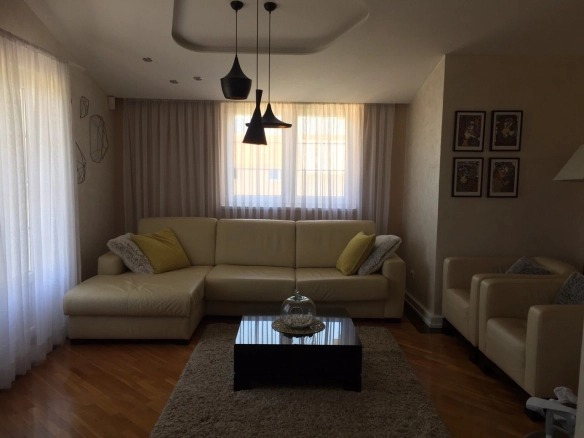 Kuća 320 m² – Gornja Gorica, Podgorica — fotografija 4
