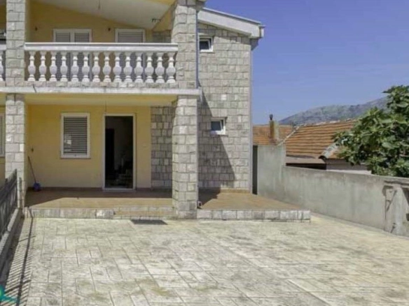 Kuća 220 m² – Konik, Podgorica — fotografija 2