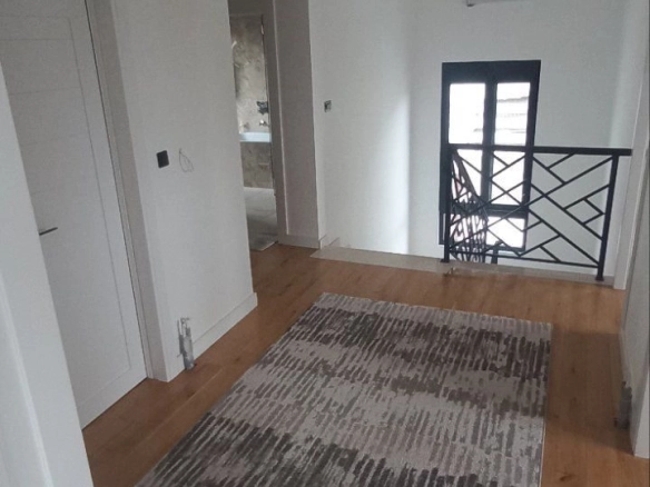 Kuća 1.802 m² – Gornja Gorica, Podgorica — fotografija 3