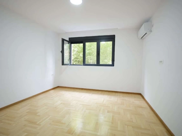 Poslovni prostor 952 m² – Podgorica — fotografija 7