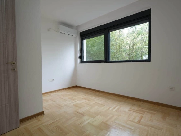 Poslovni prostor 952 m² – Podgorica — fotografija 13
