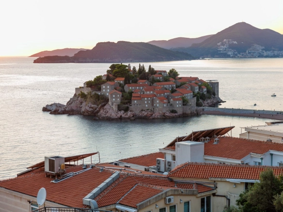 Dvosoban stan 162 m² – Sveti Stefan, Budva — fotografija 2