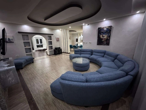 Kuća 330 m² – Golubovci, Podgorica — fotografija 4