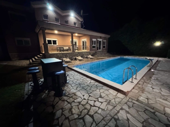 Kuća 330 m² – Golubovci, Podgorica — fotografija 9