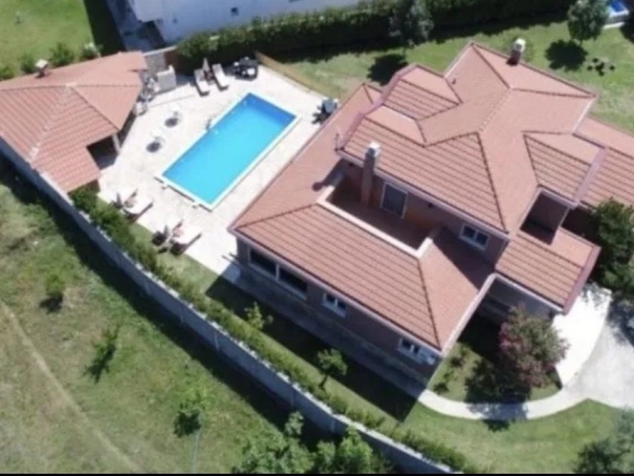 Kuća 330 m² – Golubovci, Podgorica — fotografija 10