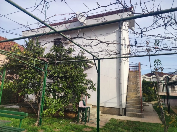 Kuća 2.002 m² – Zagorič, Podgorica — fotografija 10