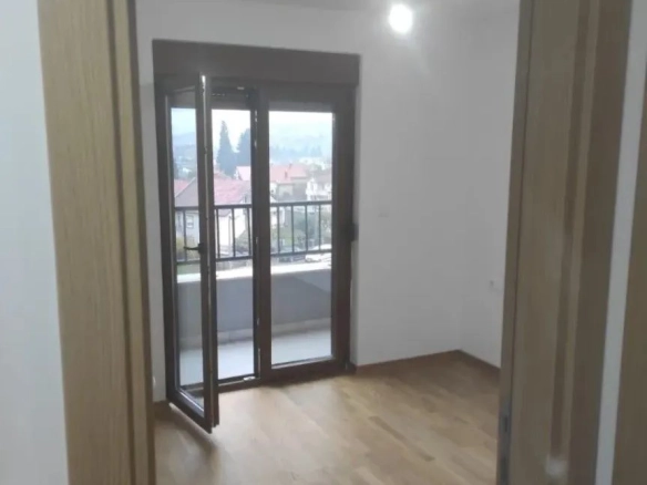 Dvosoban stan 56 m² – Stari aerodrom, Podgorica — fotografija 5