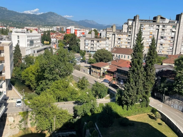 Dvosoban stan 100 m² – Centar, Podgorica — fotografija 13