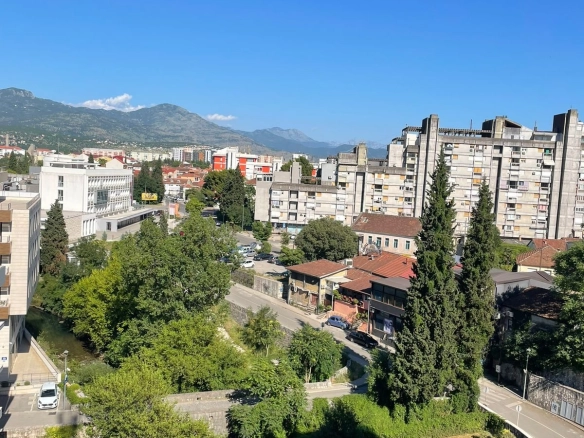 Dvosoban stan 100 m² – Centar, Podgorica — fotografija 14