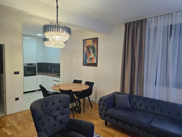 Trosoban stan 130 m² – Dalmatinska, Podgorica — fotografija 2