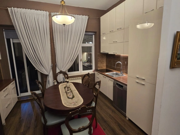 Trosoban stan 135 m² – Danilovgrad — fotografija 2