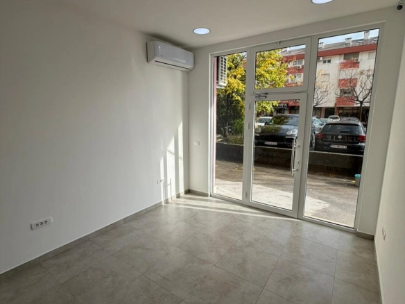 Poslovni prostor 57 m² – Krivi most, Podgorica — fotografija 11