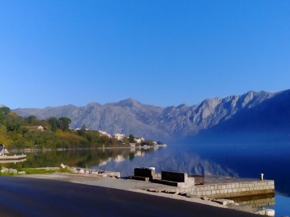 Kamena kuća u naselju Muo, Kotor — fotografija 2