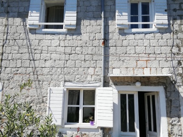 Kamena kuća u naselju Muo, Kotor — fotografija 5