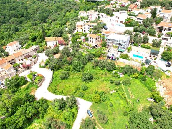 Urbanizovan plac u Reževićima, Budva — fotografija 5
