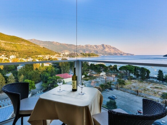 Izdavanje: Dvosoban stan 110 m² – Budva — fotografija 2