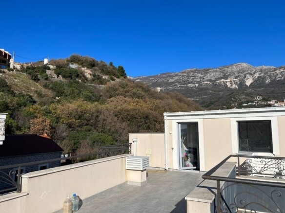 Jednosoban stan sa pogledom na more u Bečićima, Budva — fotografija 8