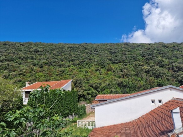 Urbanizovan plac u Krimovici, Kotor — fotografija 6