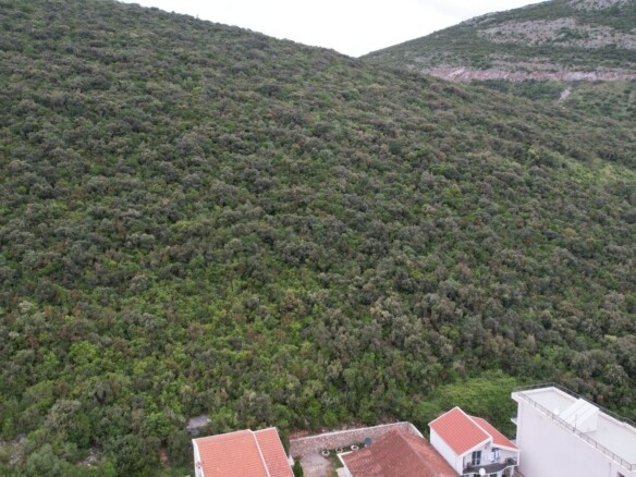 Urbanizovan plac u Krimovici, Kotor — fotografija 19