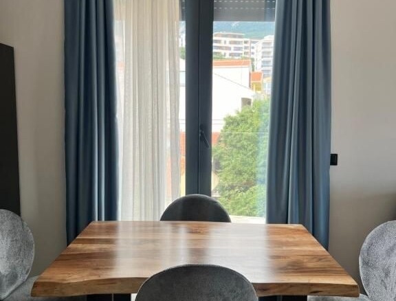 Jednosoban stan sa pogledom na more u Bečićima, Budva — fotografija 15