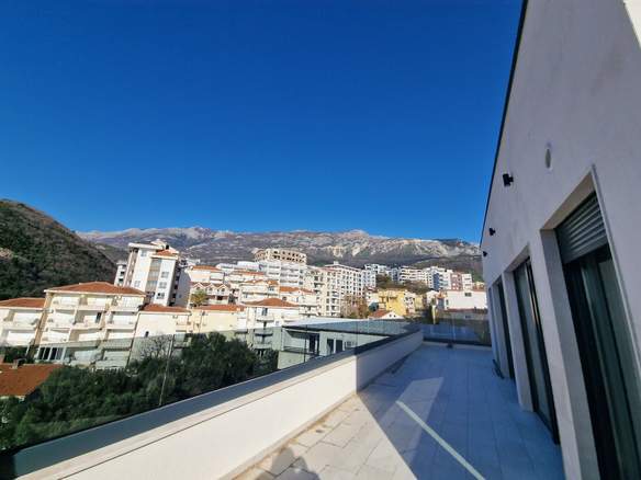 Dvosoban stan 135 m² – Bečići, Budva — fotografija 15