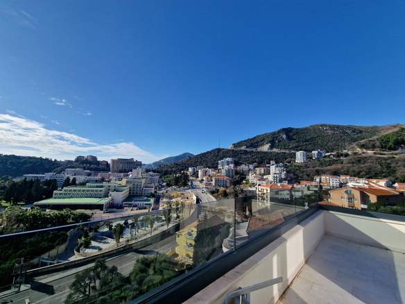 Dvosoban stan 135 m² – Bečići, Budva — fotografija 16