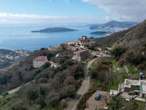 Urbanizovan plac sa pogledom na more u Kuljačama, Budva — fotografija 2