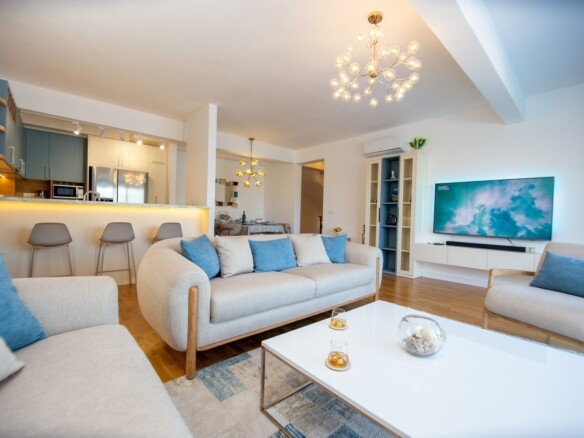 Izdavanje: Kuća 250 m² – Vidikovac, Budva — fotografija 4