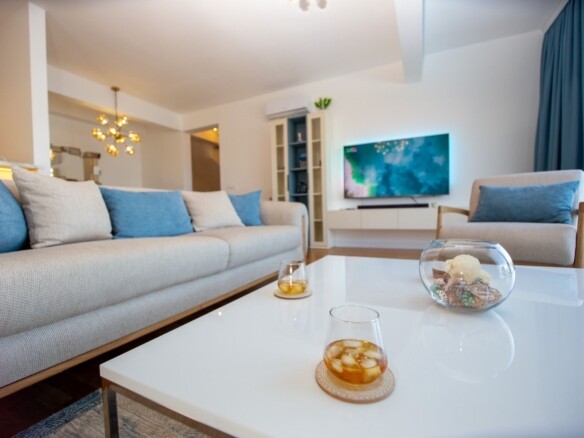 Izdavanje: Kuća 250 m² – Vidikovac, Budva — fotografija 17