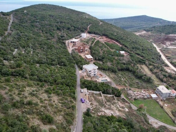 Neurbanizovani plac sa pogledom na more, Višnjeva, Kotor — fotografija 7