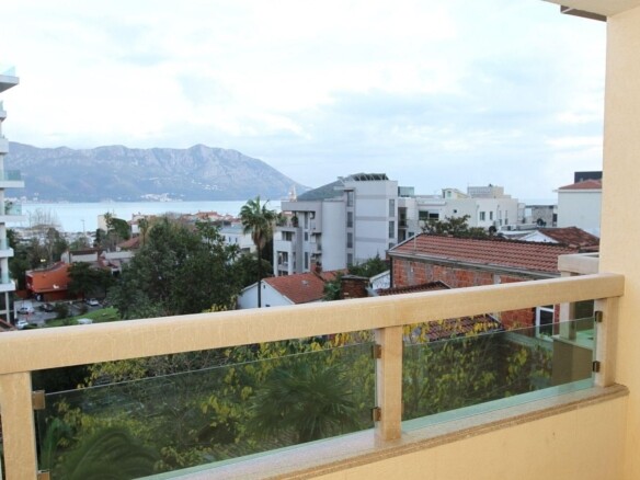 Dvosoban stan sa pogledom na more, Gospoština, Budva — fotografija 20