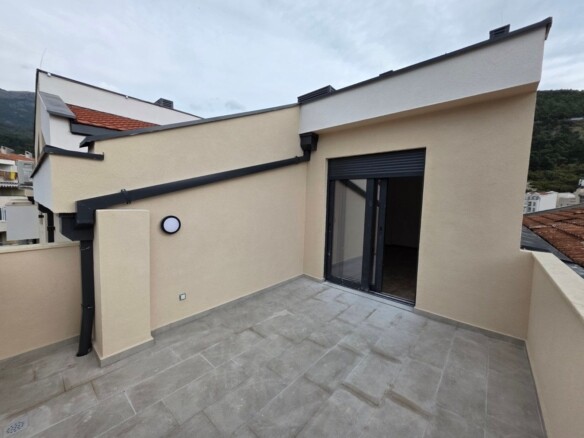 Dvosoban stan 71 m² – Budva — fotografija 2