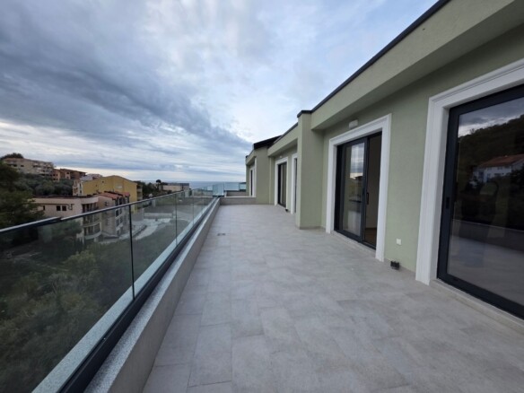 Dvosoban stan 108 m² – Kamenovo, Budva — fotografija 18