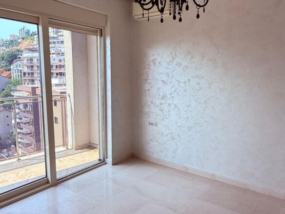 Trosoban stan 326 m² – Budva — fotografija 13