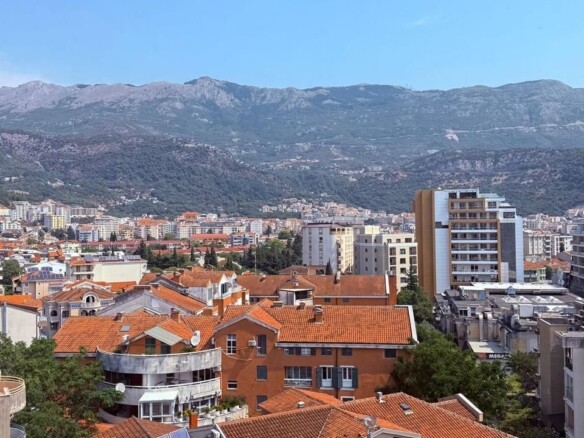 Trosoban stan 326 m² – Budva — fotografija 16