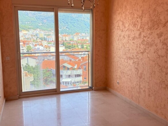 Trosoban stan 326 m² – Budva — fotografija 17