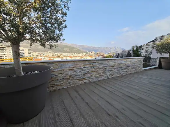 Izdavanje: Dvosoban stan 100 m² – Bijeli Do, Budva — fotografija 6