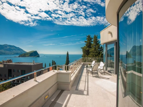 Izdavanje: Dvosoban stan 162 m² – Budva — fotografija 2