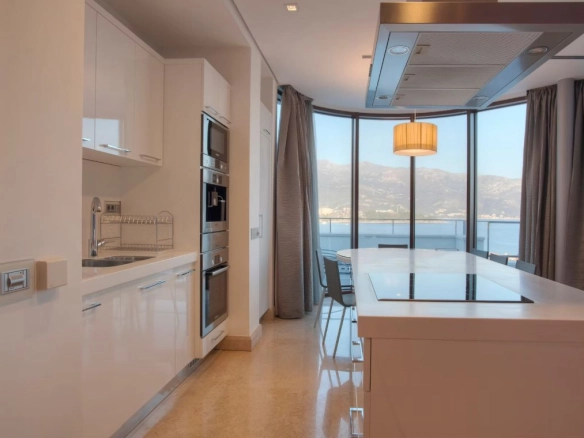Izdavanje: Dvosoban stan 162 m² – Budva — fotografija 8