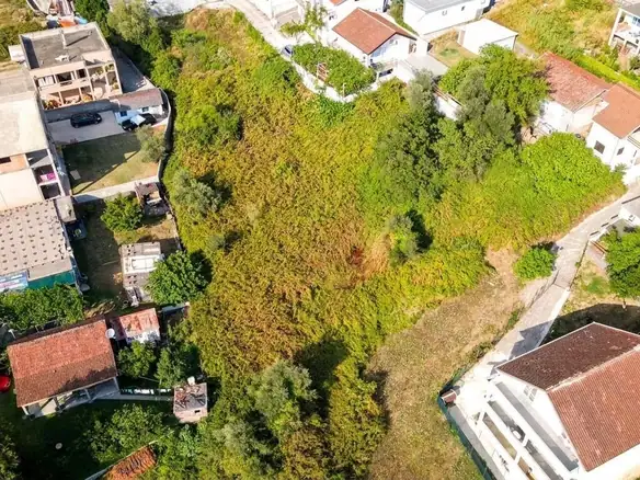 Urbanizovan plac u naselju Mrčevac, Tivat — fotografija 10