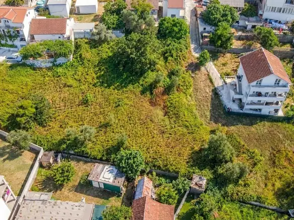 Urbanizovan plac u naselju Mrčevac, Tivat — fotografija 12