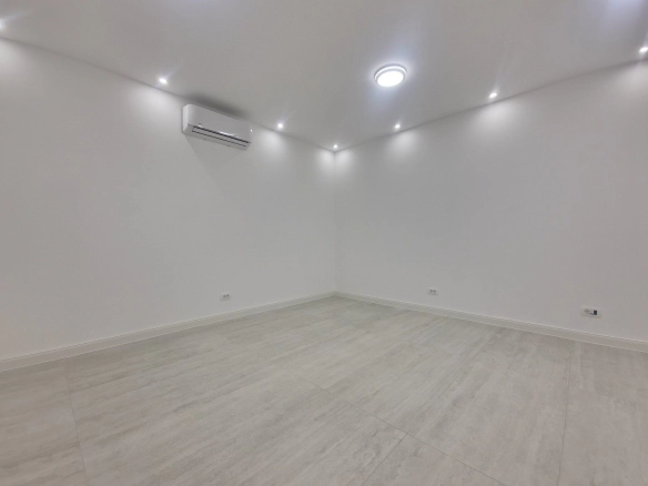 Poslovni prostor za izdavanje, Nova Dalmatinska, Podgorica — fotografija 8