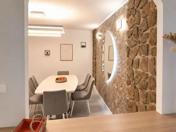 Dvosoban stan sa velikom terasom u Petrovcu, Budva — fotografija 4